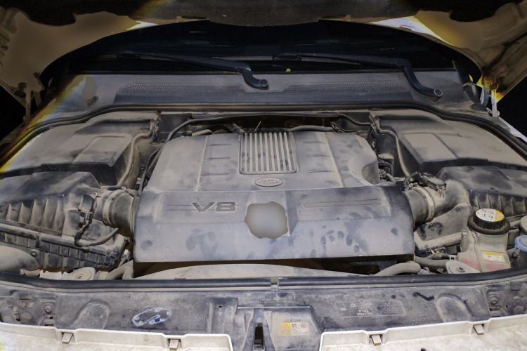 Used Land Rover Discovery 2013 5.0 V8 HSE Engine Bay