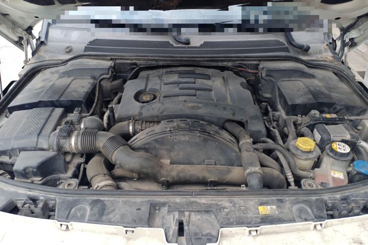 Used Land Rover Discovery 2013 3.0 SDV6 HSE Diesel Edition Engine Bay