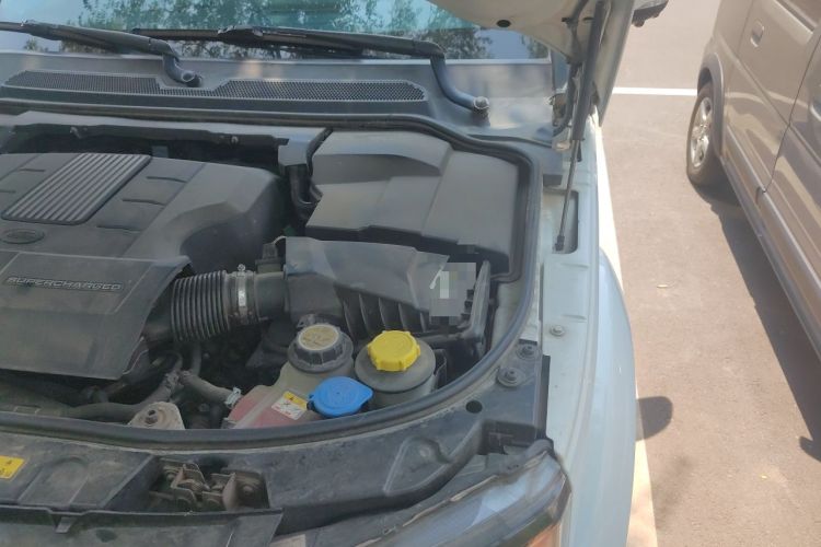 Used Land Rover Discovery  Engine Bay Left
