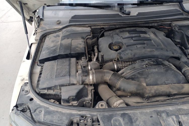 Used Land Rover Discovery 2013 3.0 SDV6 HSE Diesel Edition Engine Bay Right