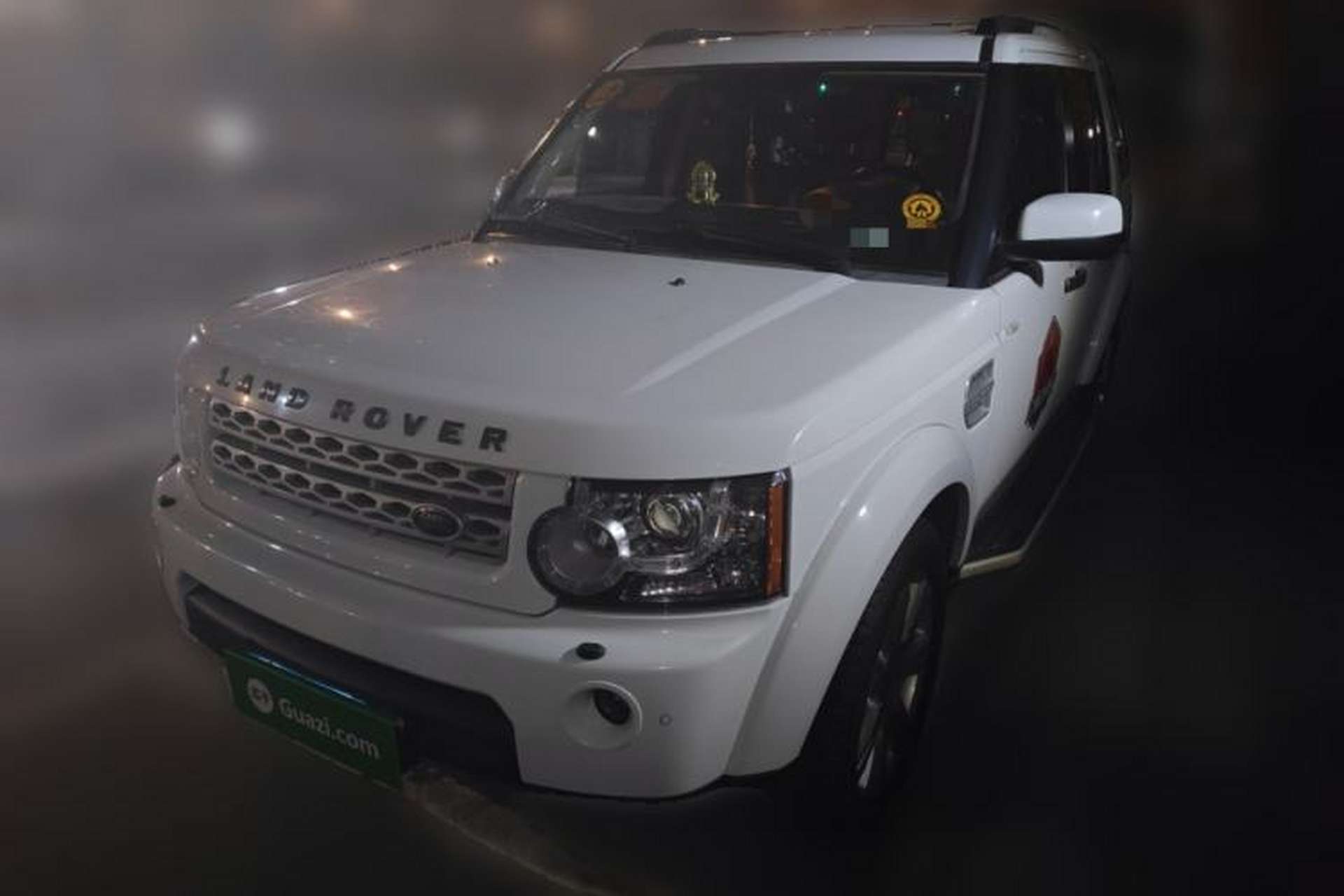 Used Land Rover Discovery 2013 5.0 V8 HSE Front Left 45 Deg