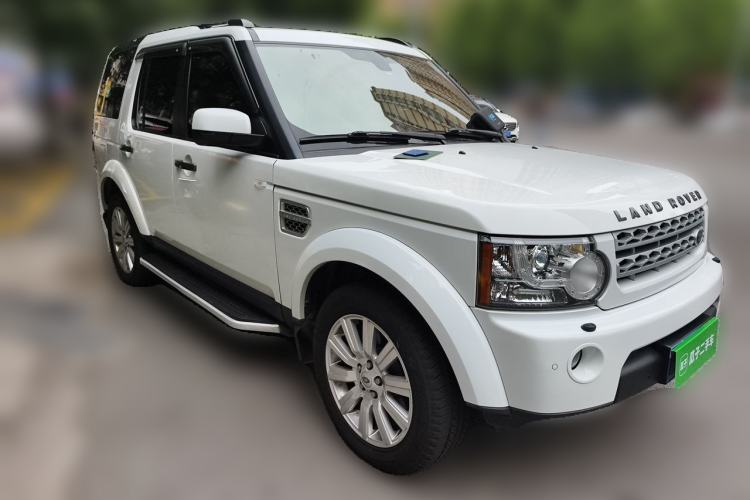 Used Land Rover Discovery 2013 5.0 V8 SE model Front Right 45 Deg