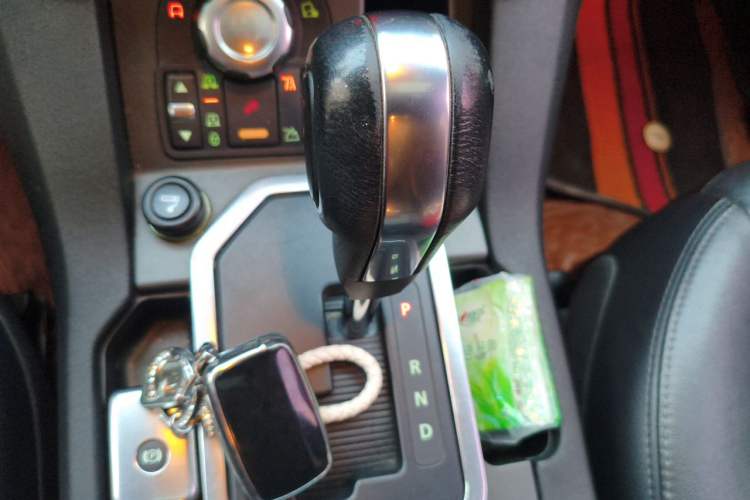 Used Land Rover Discovery 2013 5.0 V8 HSE Gear Lever