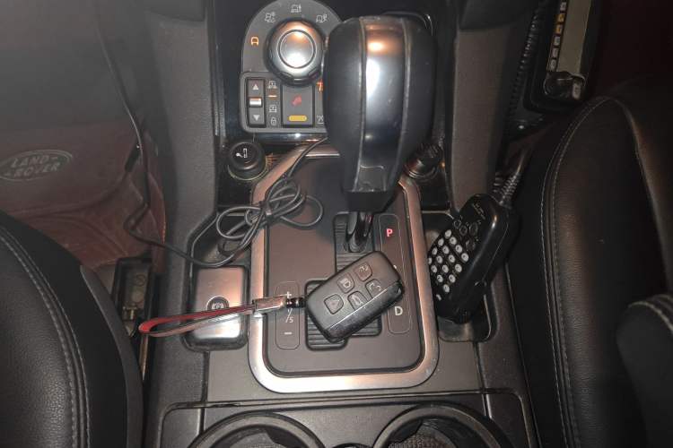 Used Land Rover Discovery 2013 5.0 V8 HSE Gear Lever
