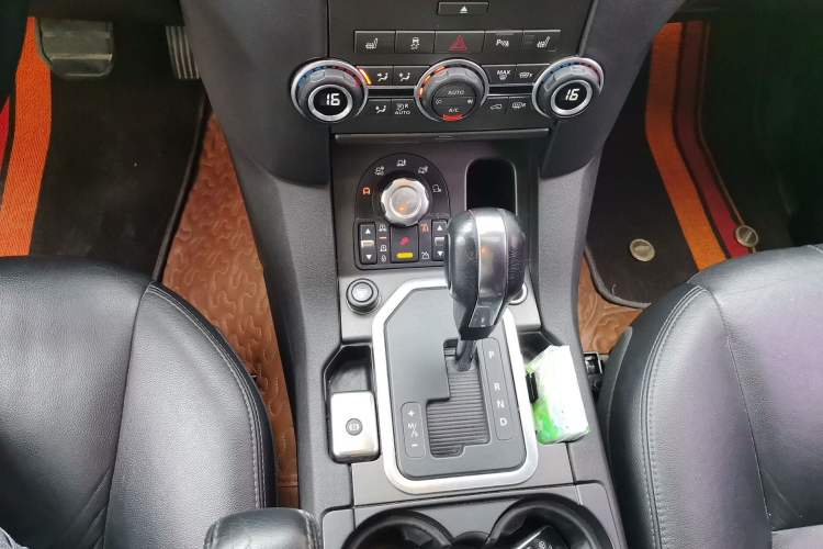 Used Land Rover Discovery 2013 5.0 V8 HSE Gear Lever