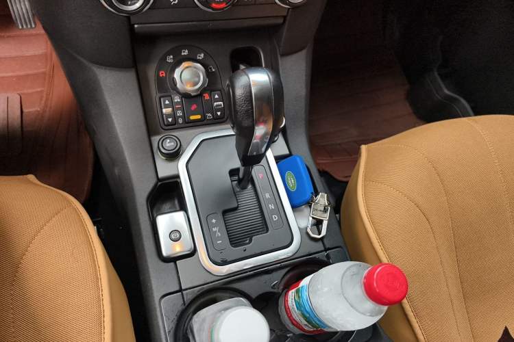 Used Land Rover Discovery 2013 5.0 V8 SE model Gear Lever