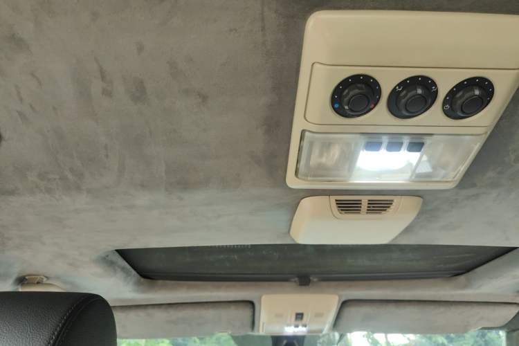 Used Land Rover Discovery 2013 3.0 SDV6 HSE Diesel Edition Headliner
