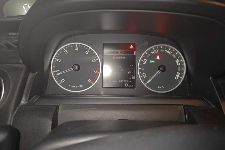 Used Land Rover Discovery 2013 5.0 V8 HSE Instrument Cluster