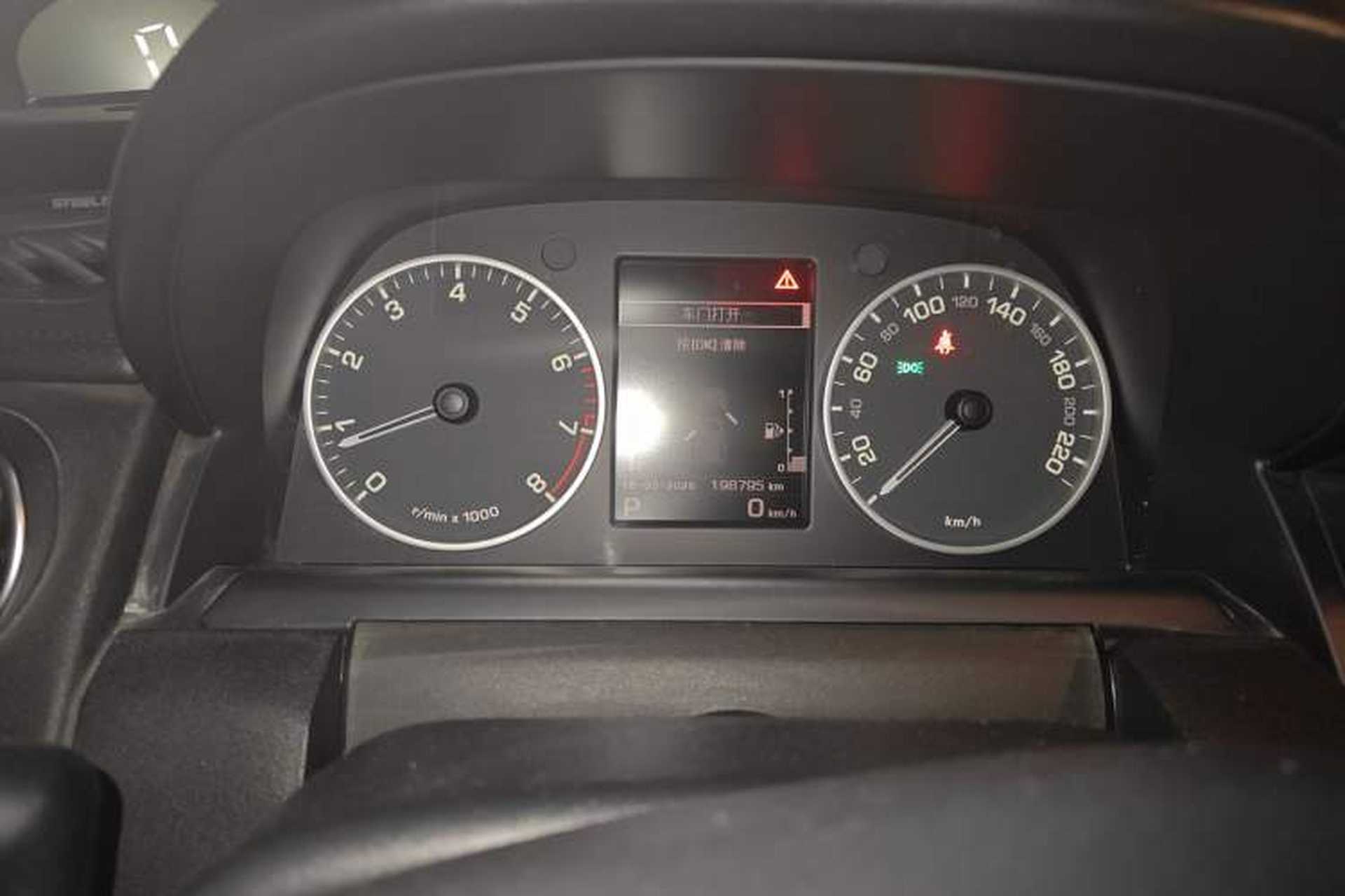 Used Land Rover Discovery 2013 5.0 V8 HSE Instrument Cluster