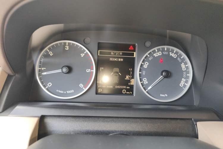 Used Land Rover Discovery 2013 3.0 SDV6 HSE Diesel Edition Instrument Cluster