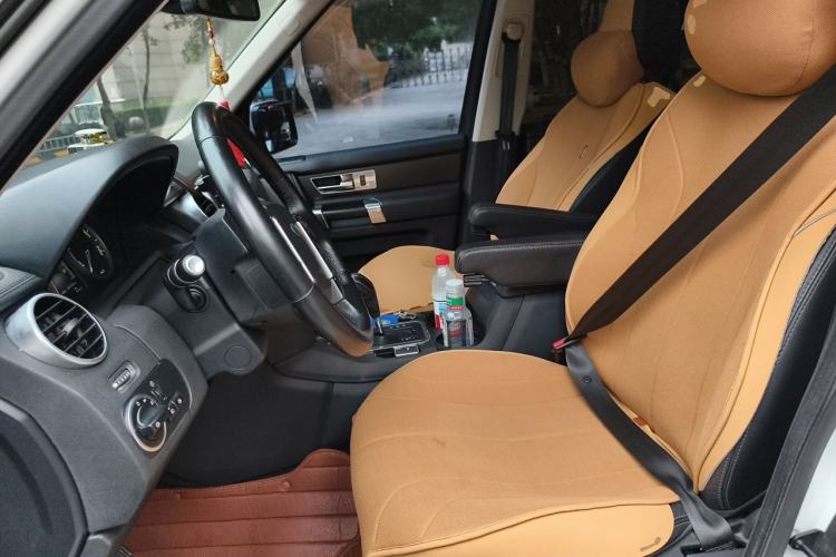 Used Land Rover Discovery 2013 5.0 V8 SE model Left Front Seat