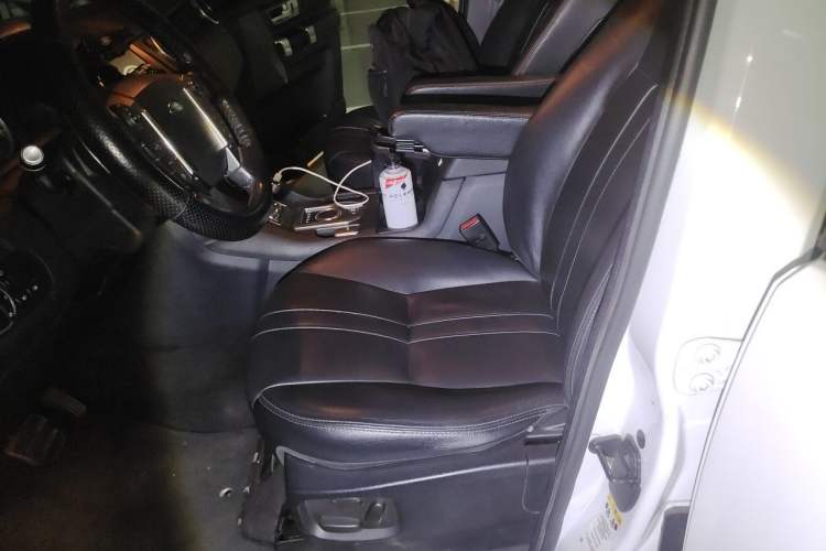 Used Land Rover Discovery  Left Front Seat