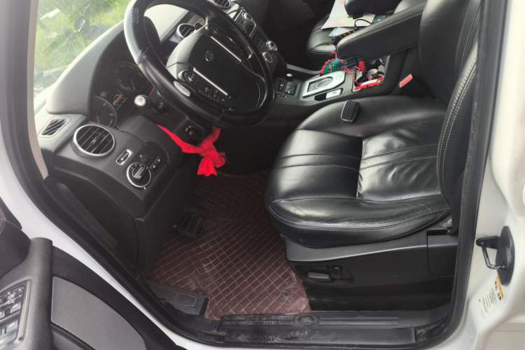 Used Land Rover Discovery 2013 3.0 SDV6 HSE Diesel Edition Left Front Seat