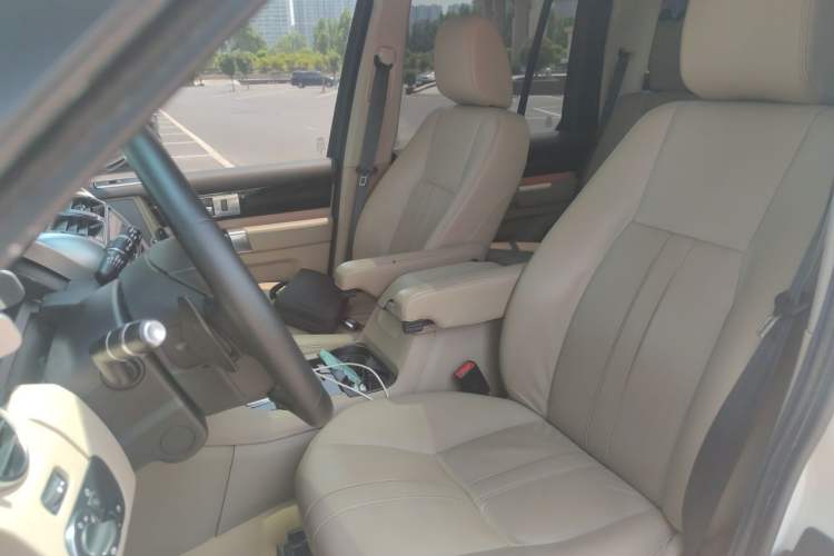Used Land Rover Discovery  Left Front Seat