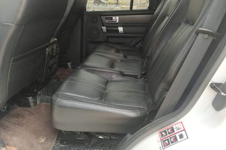 Used Land Rover Discovery 2013 3.0 SDV6 HSE Diesel Edition Left Rear Seat