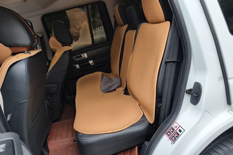 Used Land Rover Discovery 2013 5.0 V8 SE model Left Rear Seat