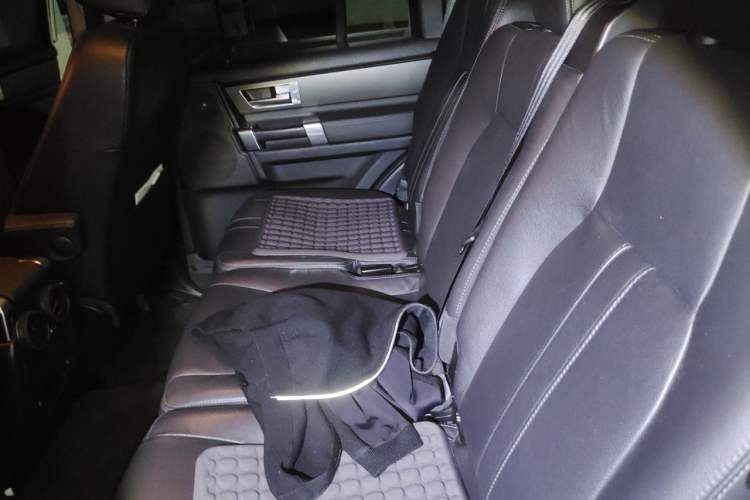 Used Land Rover Discovery  Left Rear Seat