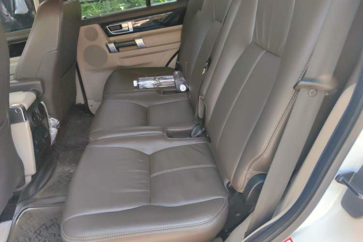 Used Land Rover Discovery 2013 4th Generation 3.0 SDV6 Luxury Black Limited Edition Left Rear Seat