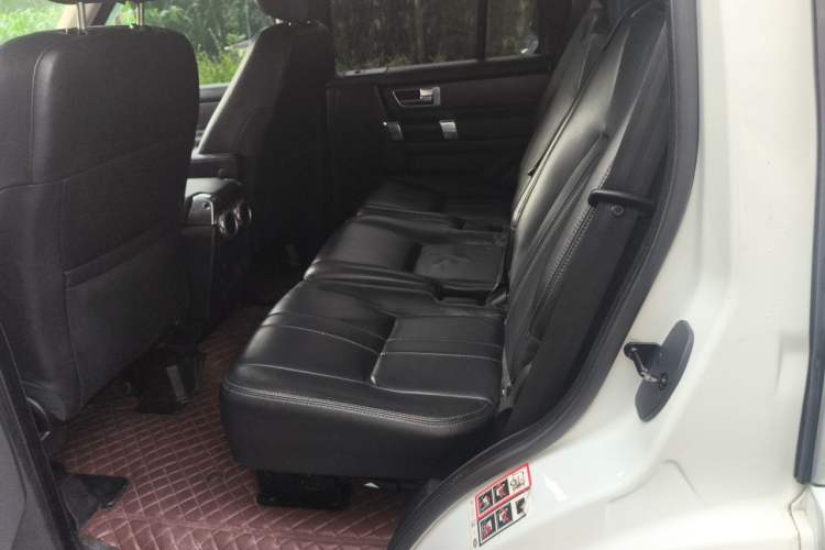 Used Land Rover Discovery 2013 3.0 SDV6 HSE Diesel Edition Left Rear Seat