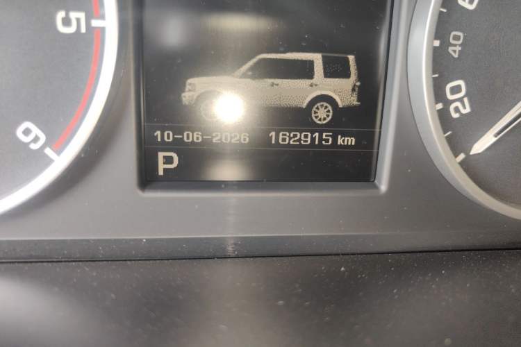 Used Land Rover Discovery 2013 3.0 SDV6 HSE Diesel Edition Odometer Close Up