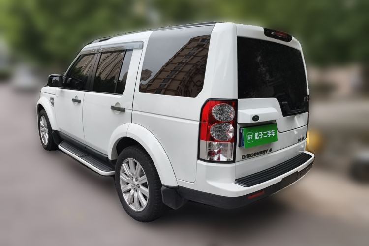 Used Land Rover Discovery 2013 5.0 V8 SE model Rear Left 45 Deg