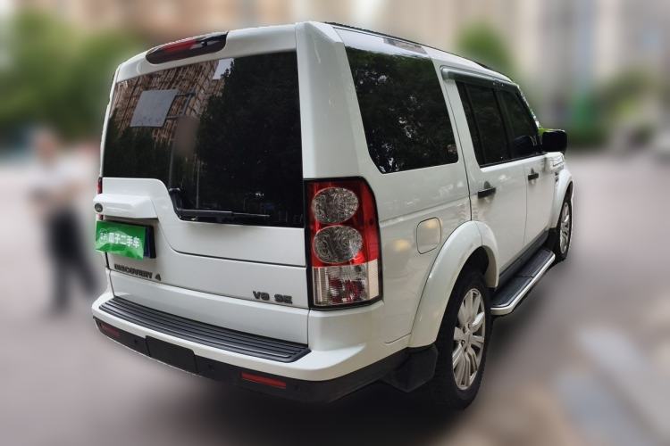 Used Land Rover Discovery 2013 5.0 V8 SE model Rear Right 45 Deg