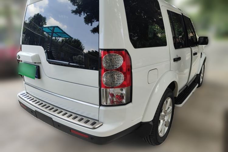 Used Land Rover Discovery 2013 3.0 SDV6 HSE Diesel Edition Rear Right 45 Deg