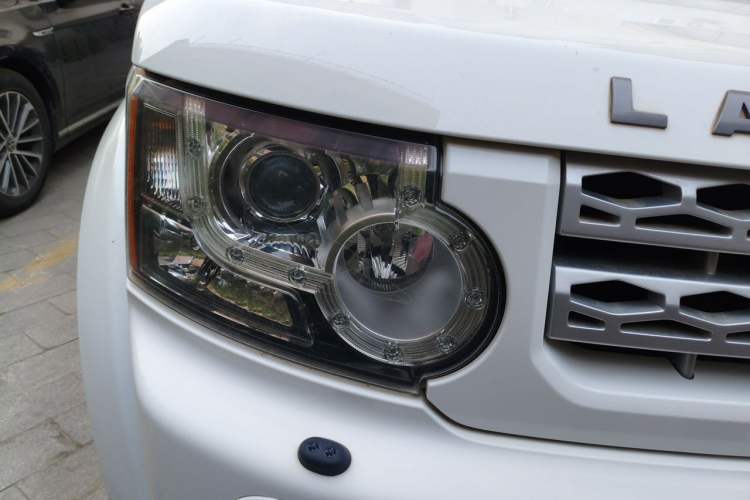 Used Land Rover Discovery 2013 5.0 V8 HSE Right Front Headlight
