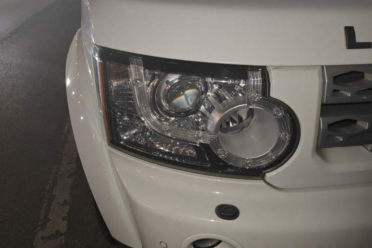 Used Land Rover Discovery 2013 5.0 V8 HSE Right Front Headlight