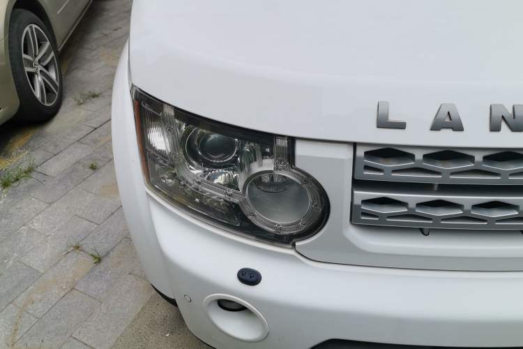 Used Land Rover Discovery 2013 5.0 V8 HSE Right Front Headlight