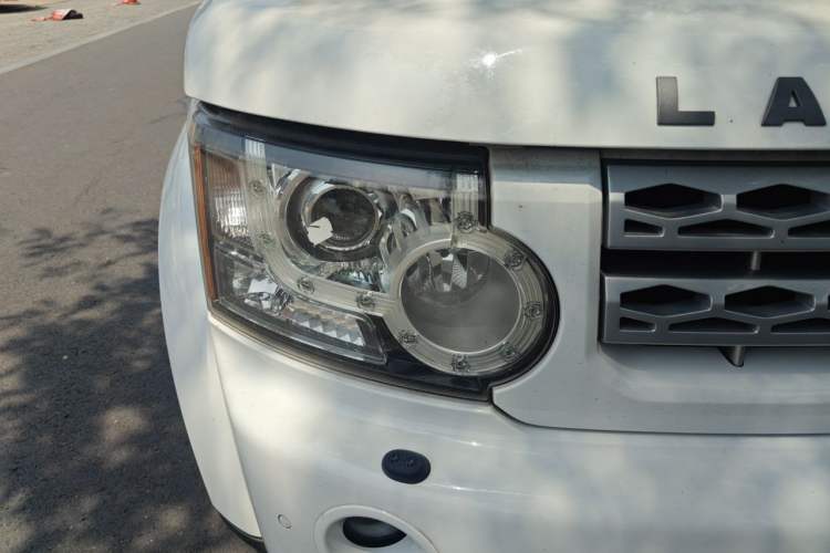 Used Land Rover Discovery 2013 3.0 SDV6 HSE Diesel Edition Right Front Headlight