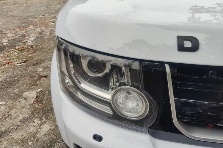 Used Land Rover Discovery 2013 3.0 SDV6 HSE Diesel Edition Right Front Headlight