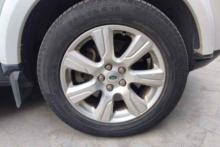 Used Land Rover Discovery 2013 5.0 V8 HSE Right Front Wheel Hub