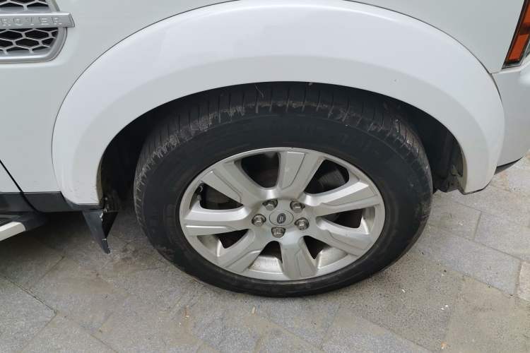 Used Land Rover Discovery 2013 5.0 V8 HSE Right Front Wheel Hub