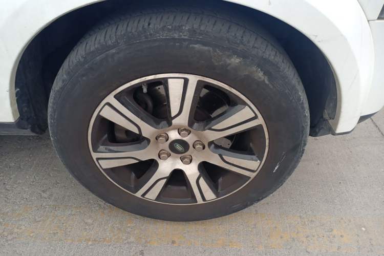 Used Land Rover Discovery 2013 3.0 SDV6 HSE Diesel Edition Right Front Wheel Hub
