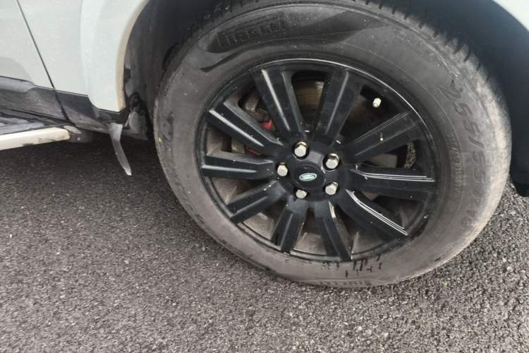 Used Land Rover Discovery 2013 3.0 SDV6 HSE Diesel Edition Right Front Wheel Hub