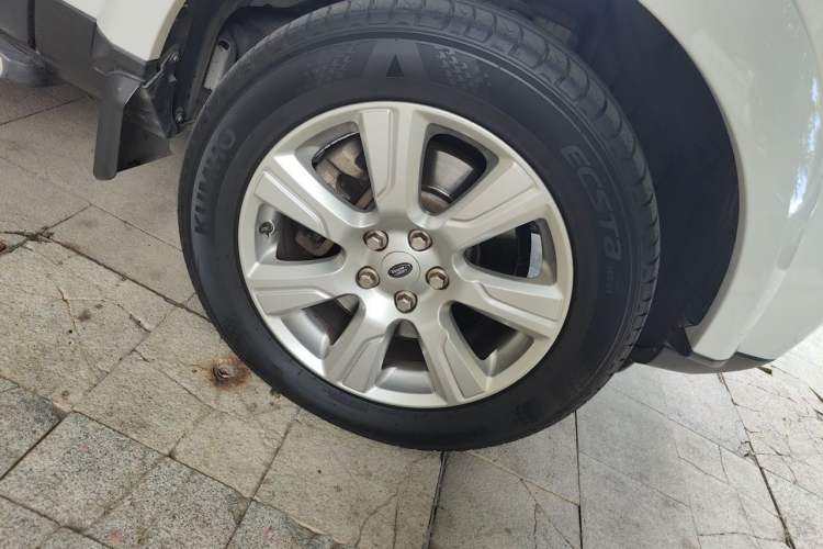 Used Land Rover Discovery 2013 3.0 SDV6 HSE Diesel Edition Right Front Wheel Hub
