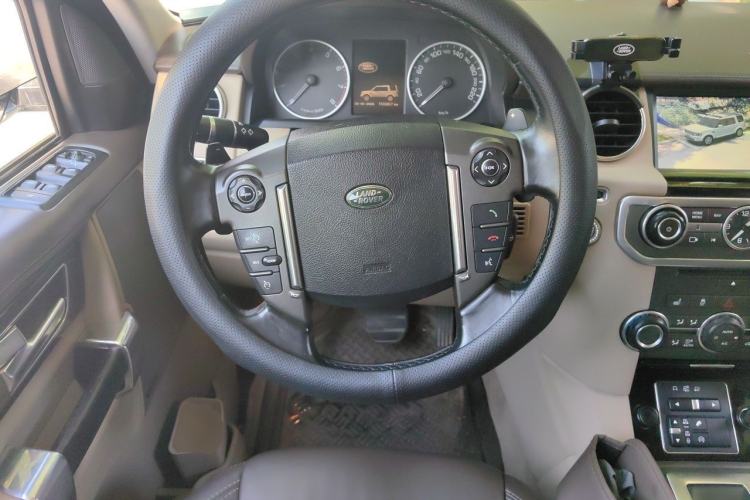 Used Land Rover Discovery 2013 4th Generation 3.0 SDV6 Luxury Black Limited Edition Steering Wheel