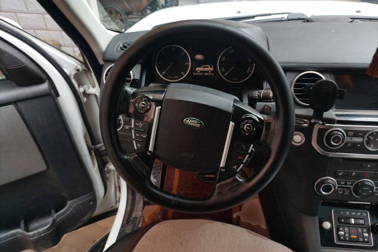 Used Land Rover Discovery 2013 3.0 SDV6 HSE Diesel Edition Steering Wheel