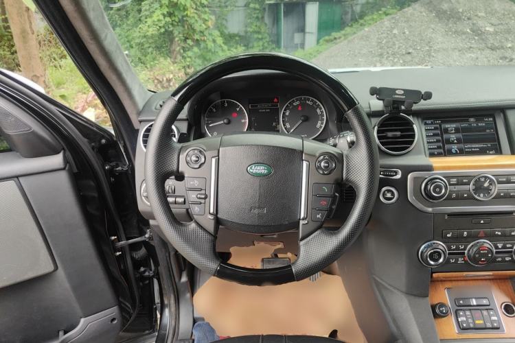 Used Land Rover Discovery 2013 3.0 SDV6 HSE Diesel Edition Steering Wheel