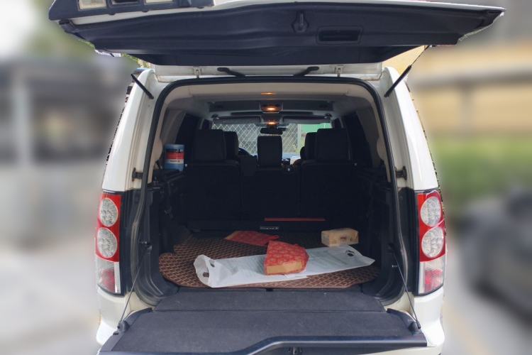 Used Land Rover Discovery 2013 5.0 V8 HSE Trunk
