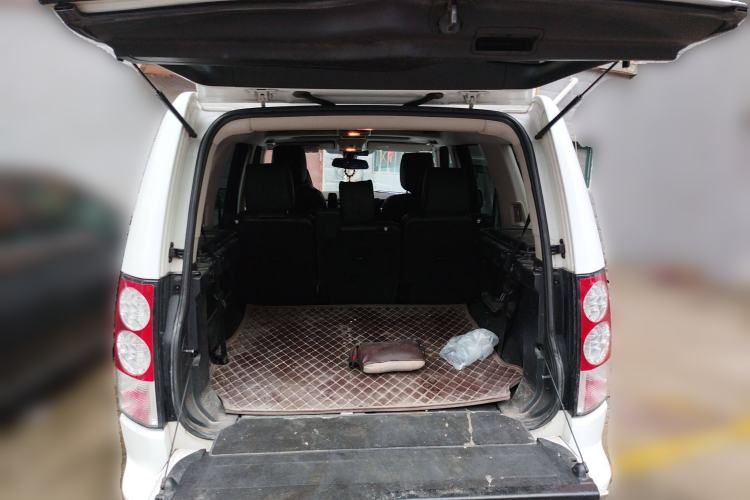 Used Land Rover Discovery 2013 3.0 SDV6 HSE Diesel Edition Trunk