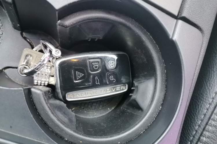 Used Land Rover Discovery 2013 5.0 V8 HSE Vehicle Key