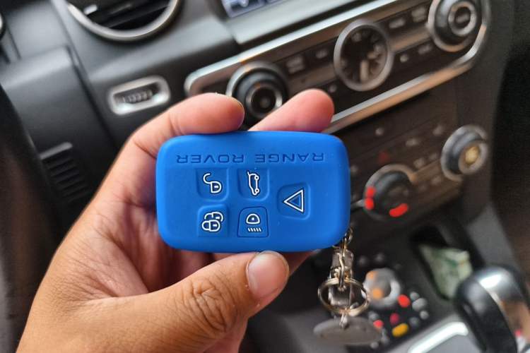 Used Land Rover Discovery 2013 5.0 V8 SE model Vehicle Key