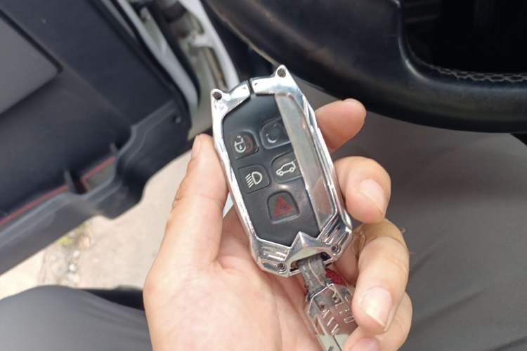 Used Land Rover Discovery 2013 3.0 SDV6 HSE Diesel Edition Vehicle Key