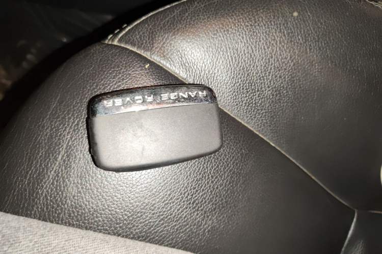Used Land Rover Discovery 2013 5.0 V8 HSE Vehicle Key