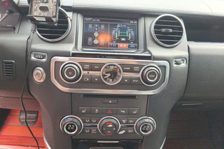 Used Land Rover Discovery 2014 3.0 SC V6 XXV Edition Audio And AC Panel