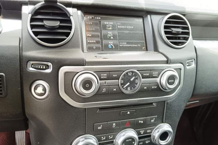 Used Land Rover Discovery 2014 3.0 SDV6 HSE Diesel Edition Audio And AC Panel