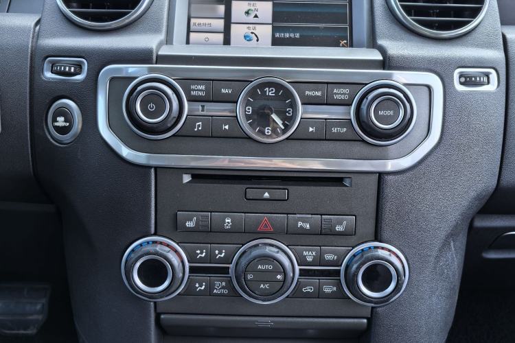 Used Land Rover Discovery 2014 3.0 SC V6 HSE Audio And AC Panel