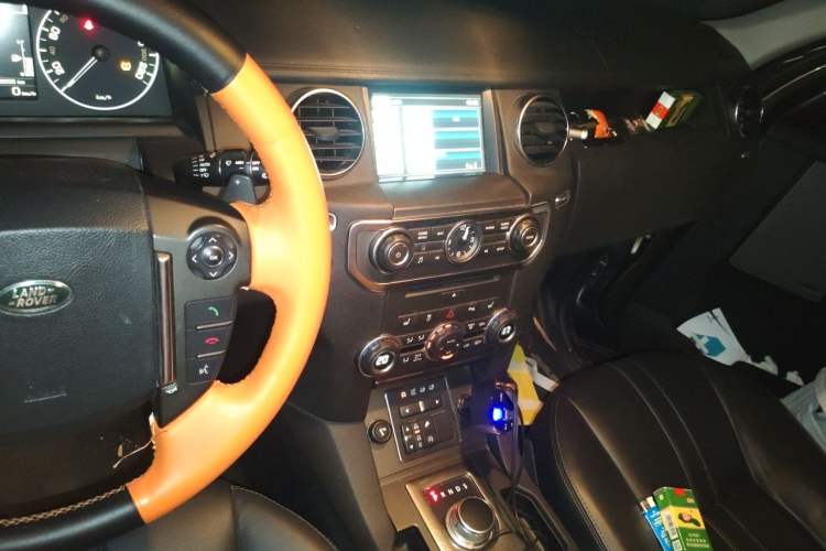 Used Land Rover Discovery  Audio And AC Panel